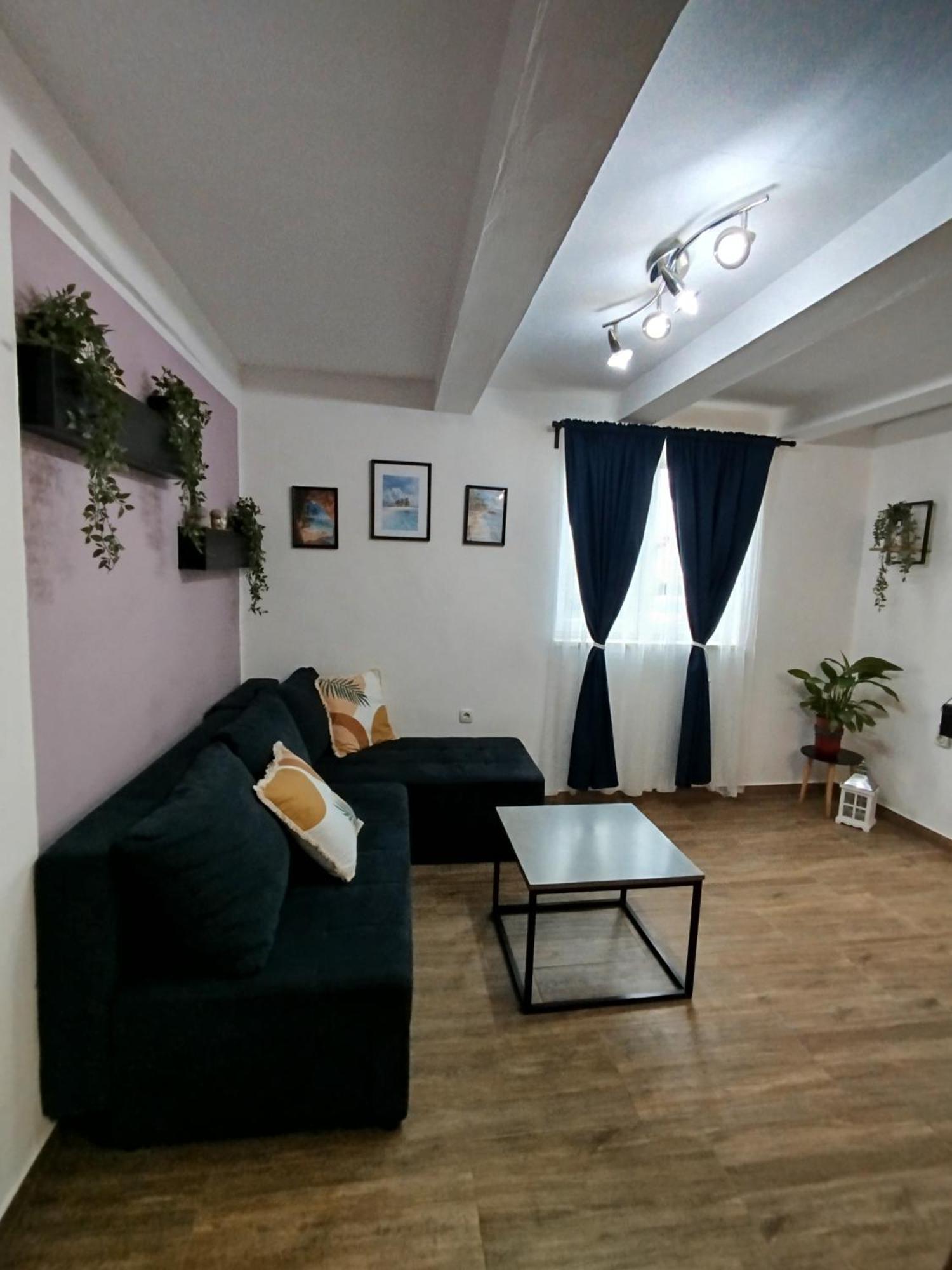 Apartment Jazbina Pula Buitenkant foto